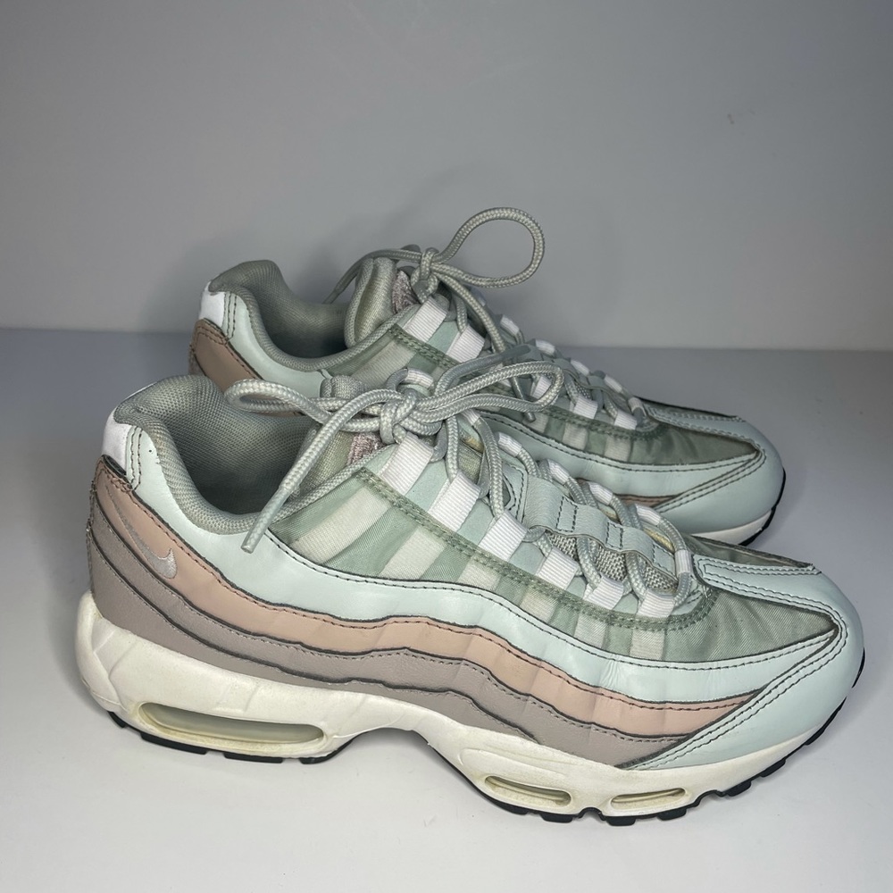 Size 8.5 - Nike Air Max 95 Moon Particle